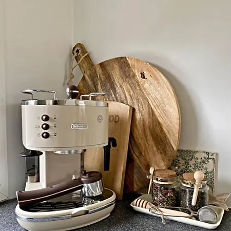 Brocante Aan De Bosrand! Chalet