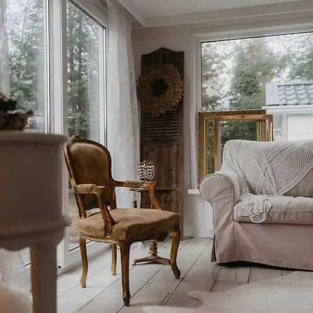 Chalet Brocante Aan De Bosrand! *
